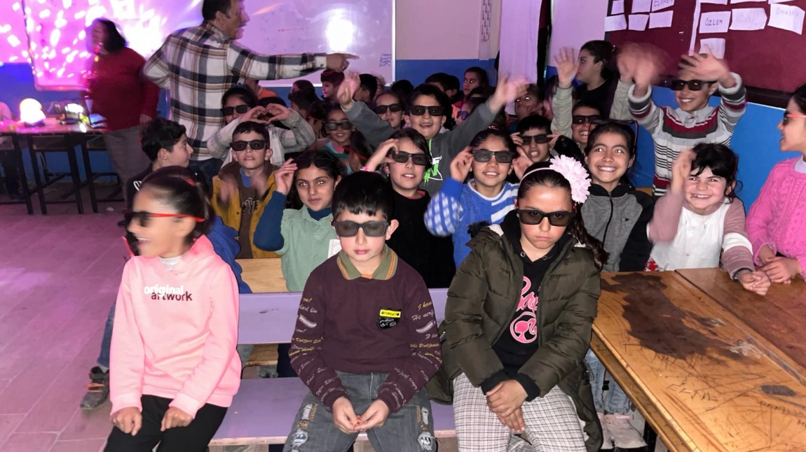 Öğrencilerimizle sinema etkinliği düzenlendi.